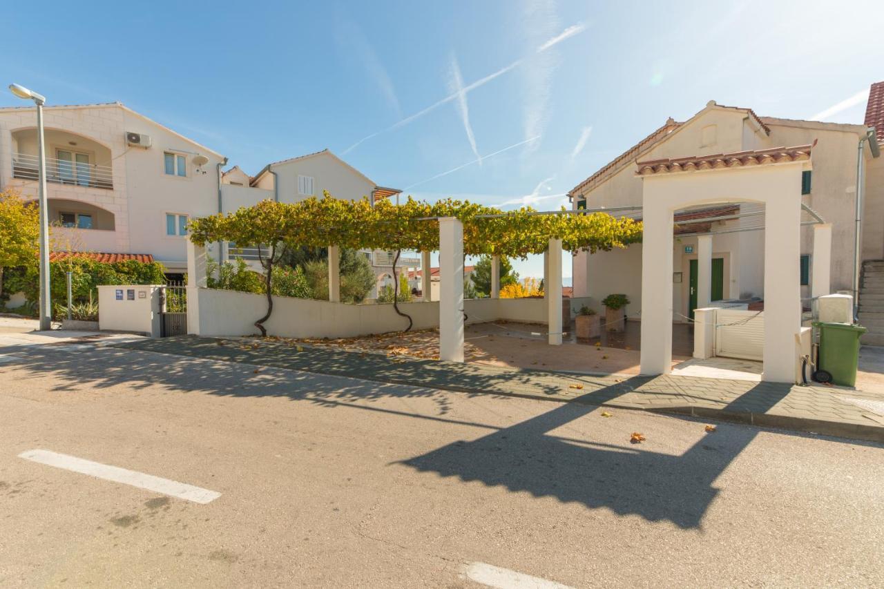 Apartments Lux Bol Buitenkant foto